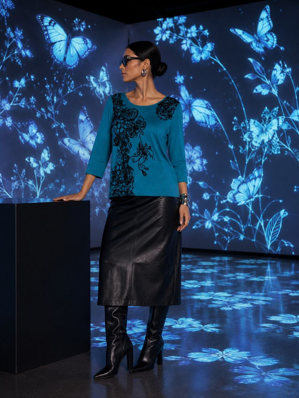 CChoices Teal & Black Floral Scroll Print Top Women's Medium NWT 3/4 Sleeve